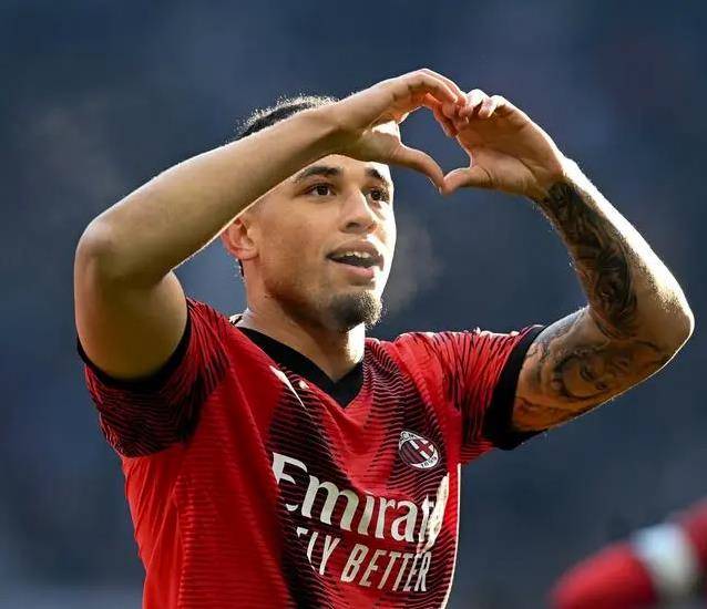 24小时挑战穿七层套头紧身衣-华体会娱乐