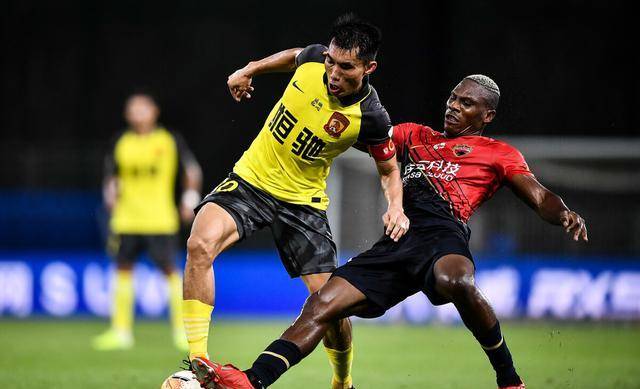 包含欧联集结日再迎强敌；广州队状态回暖；主帅态度：态度坚定；身体对抗强度拉满的词条