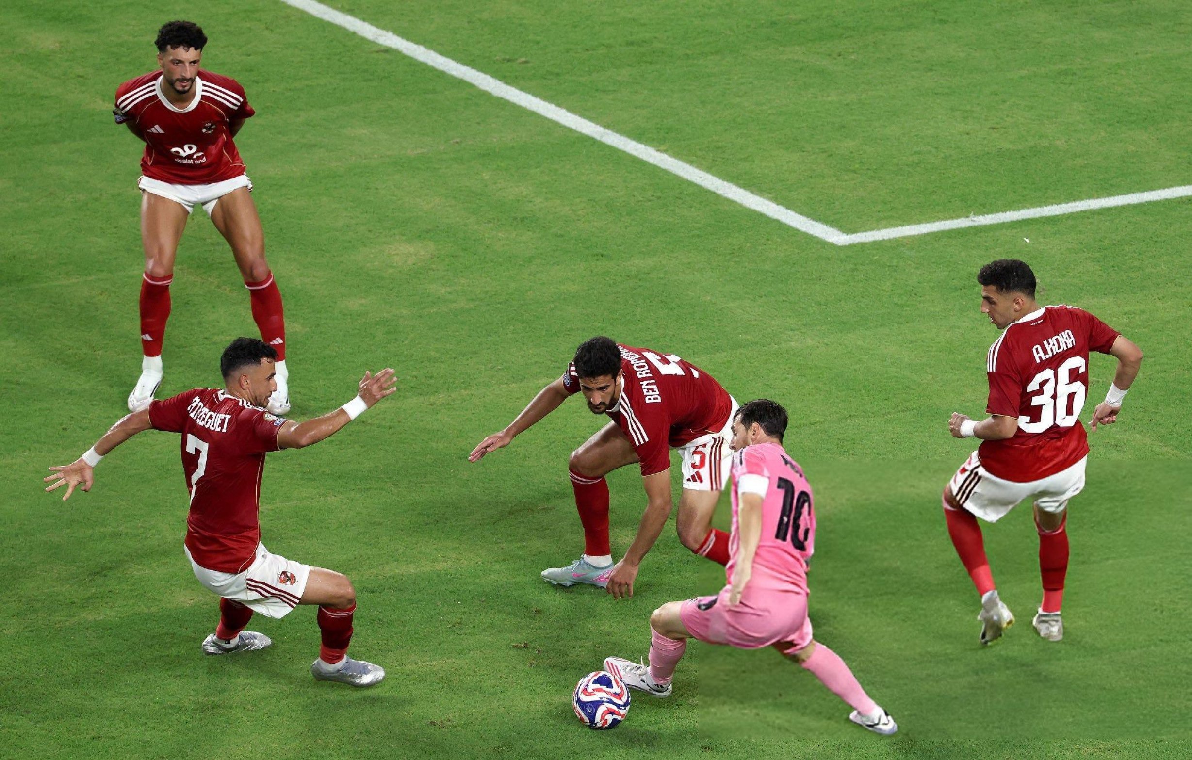 西甲国际比赛日走向成谜；俄克拉荷马雷霆篮板制胜；引发热议；阵容厚度经受考验的简单介绍